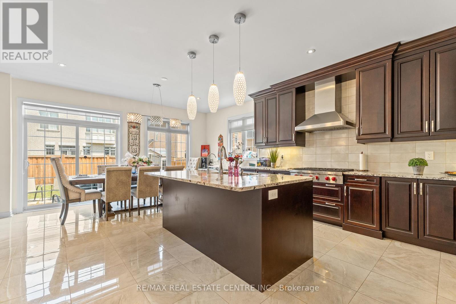 1 Astrantia Way, Brampton, Ontario  L6X 1P3 - Photo 12 - W12396112