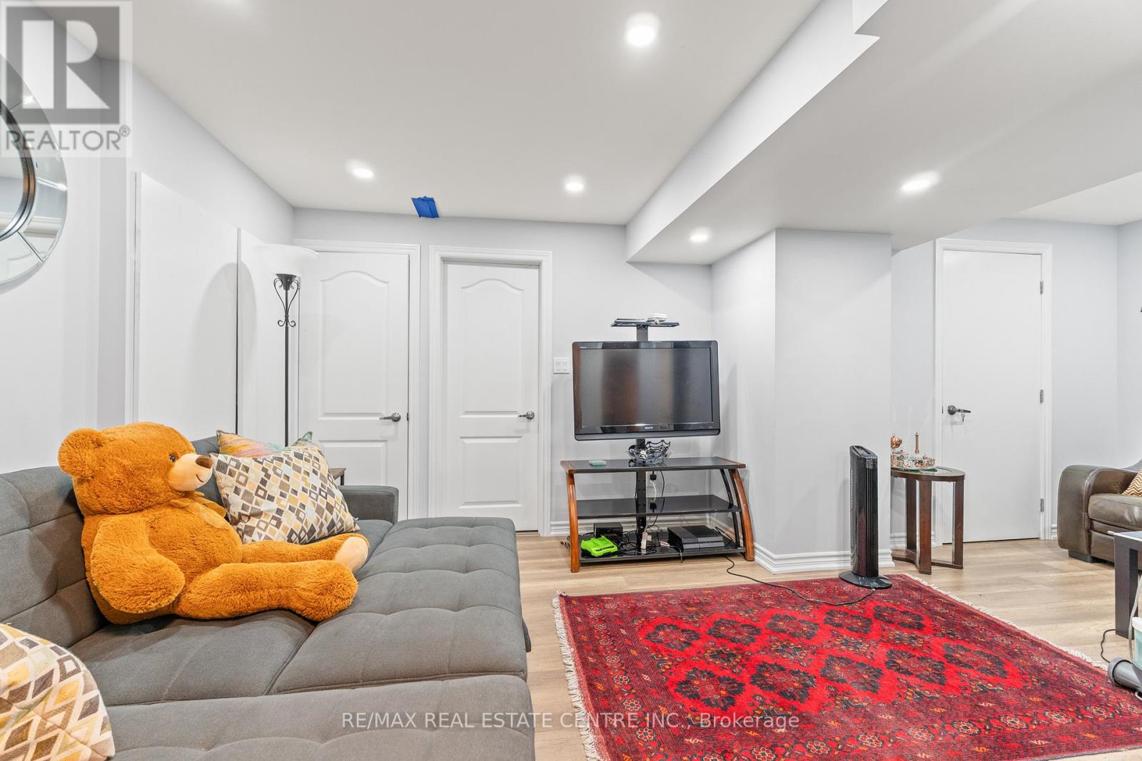 1 Astrantia Way, Brampton, Ontario  L6X 1P3 - Photo 26 - W12396112