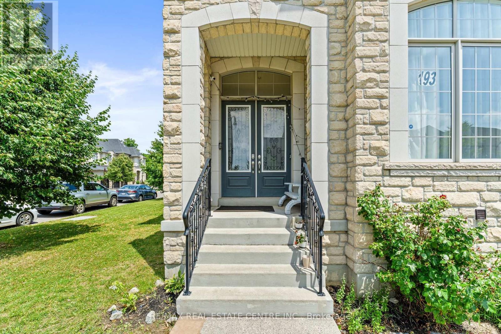 Property at 1 ASTRANTIA WAY image 3