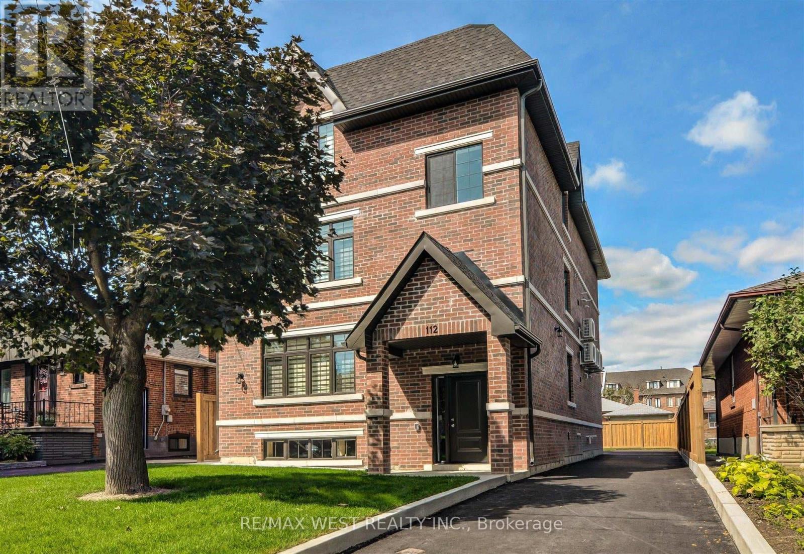 APARTMENT - 112 ALGOMA STREET, Toronto, Ontario