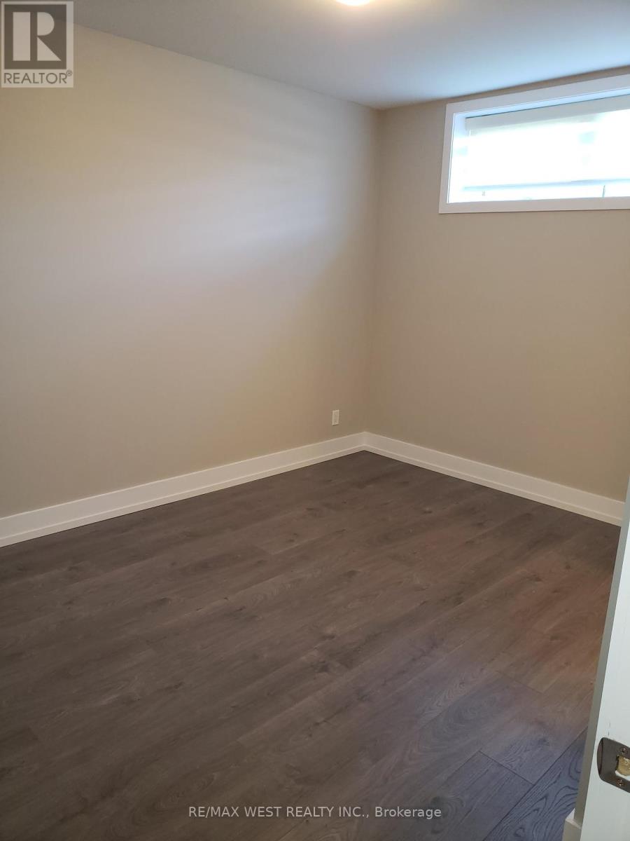 Apartment - 112 Algoma Street, Toronto, Ontario  M8Y 1C6 - Photo 6 - W12396126