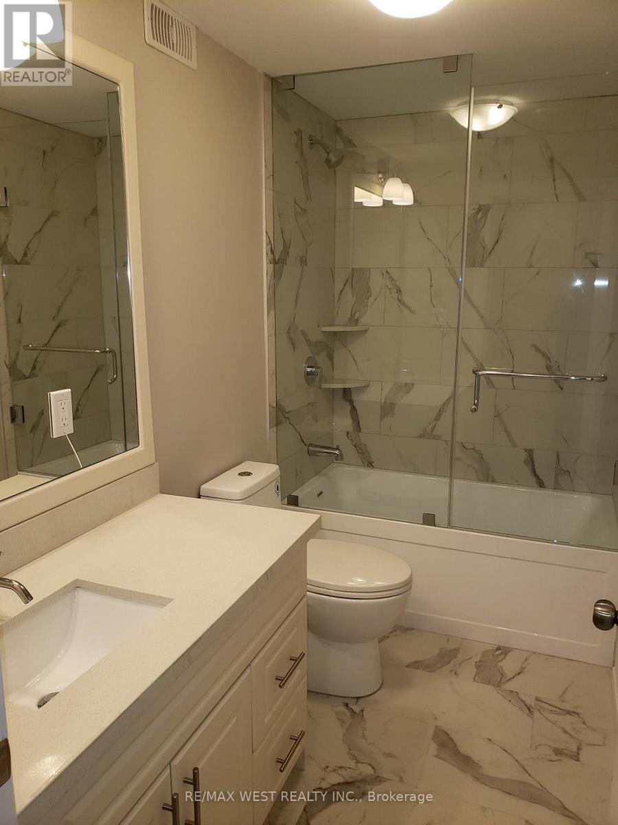 Apartment - 112 Algoma Street, Toronto, Ontario  M8Y 1C6 - Photo 9 - W12396126