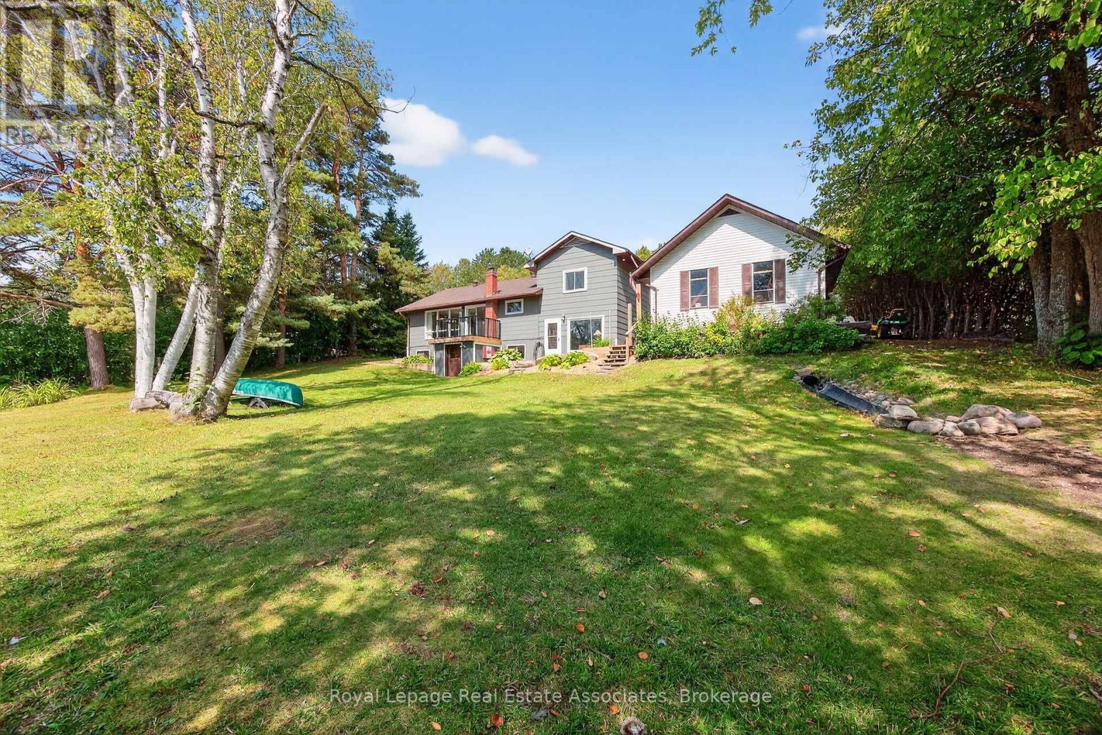 389 Falcon Road, Huntsville, Ontario  P1H 1N3 - Photo 2 - X12396120