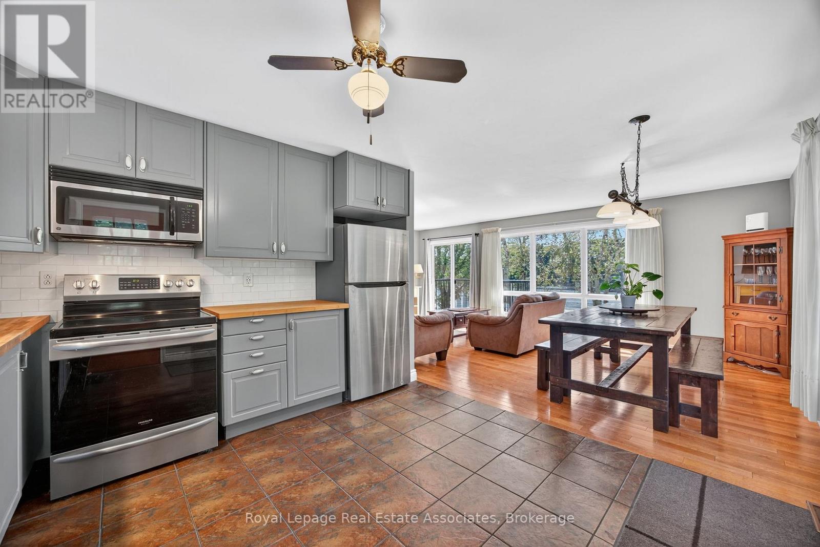 389 Falcon Road, Huntsville, Ontario  P1H 1N3 - Photo 8 - X12396120