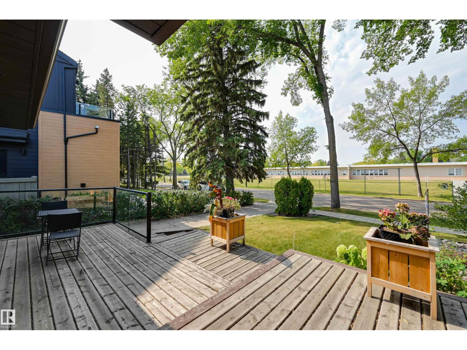 9715 143a St Nw, Edmonton, Alberta  T5N 2S8 - Photo 2 - E4457143