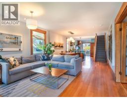 1124 TENTH AVENUE, New Westminster, British Columbia