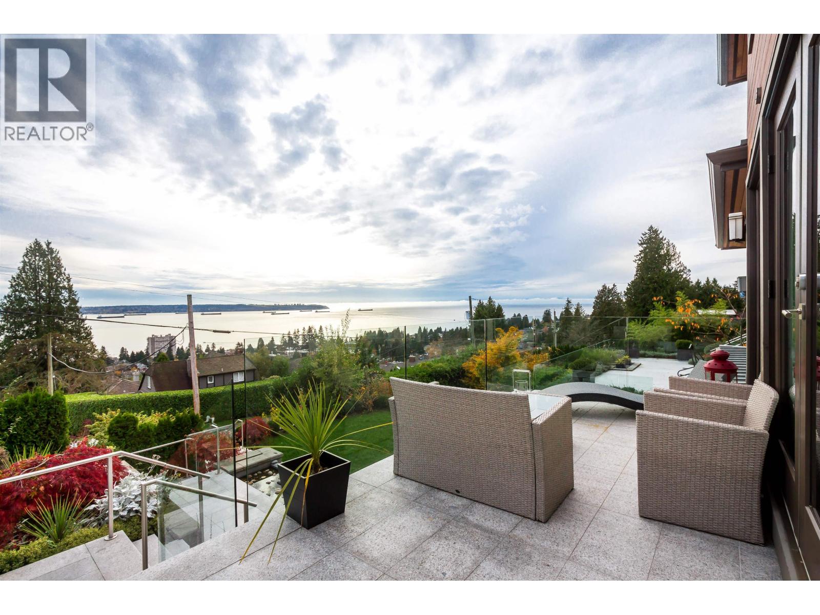 Property at 2301 OTTAWA AVENUE image 1