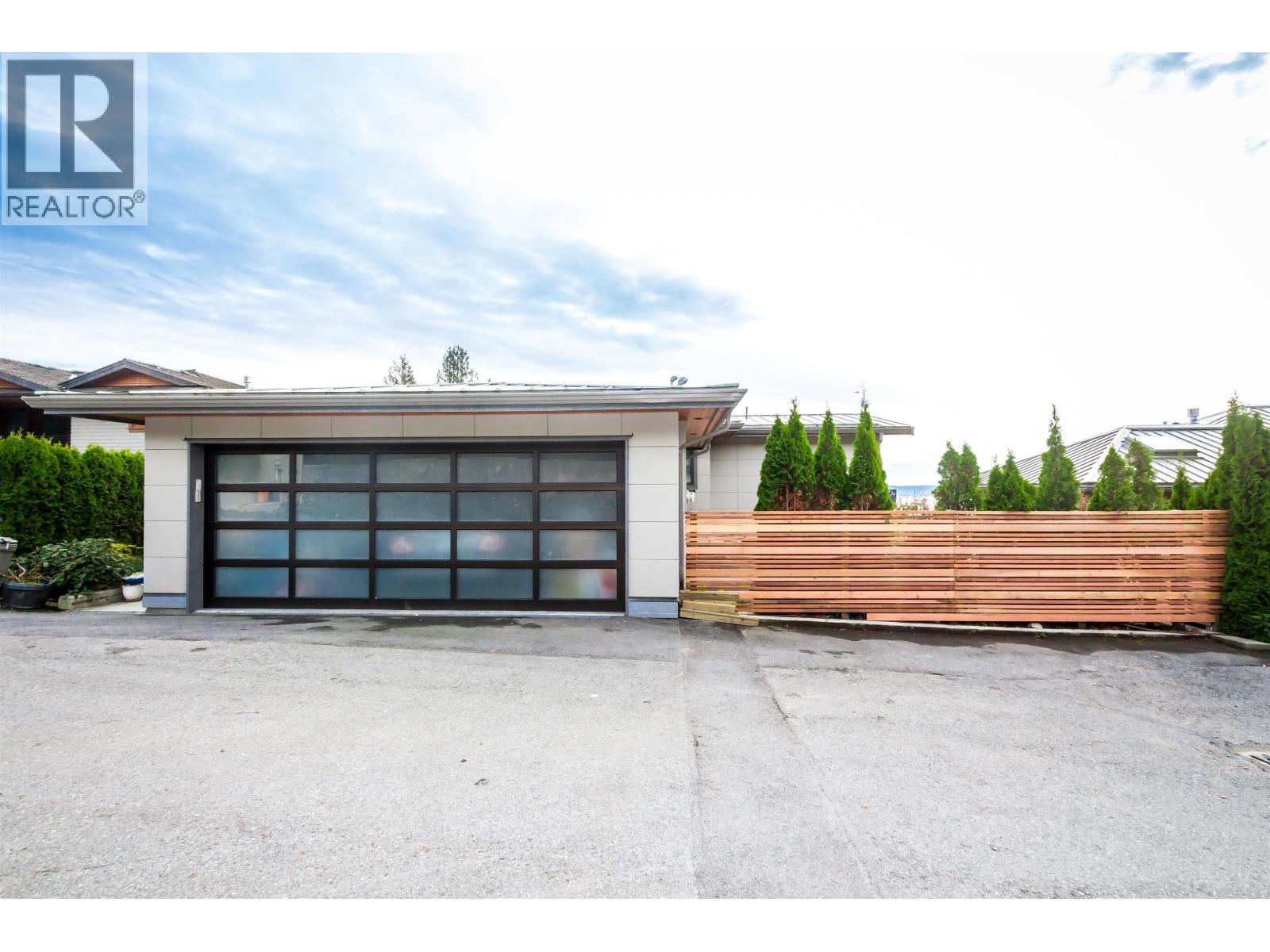 Property at 2301 OTTAWA AVENUE image 5