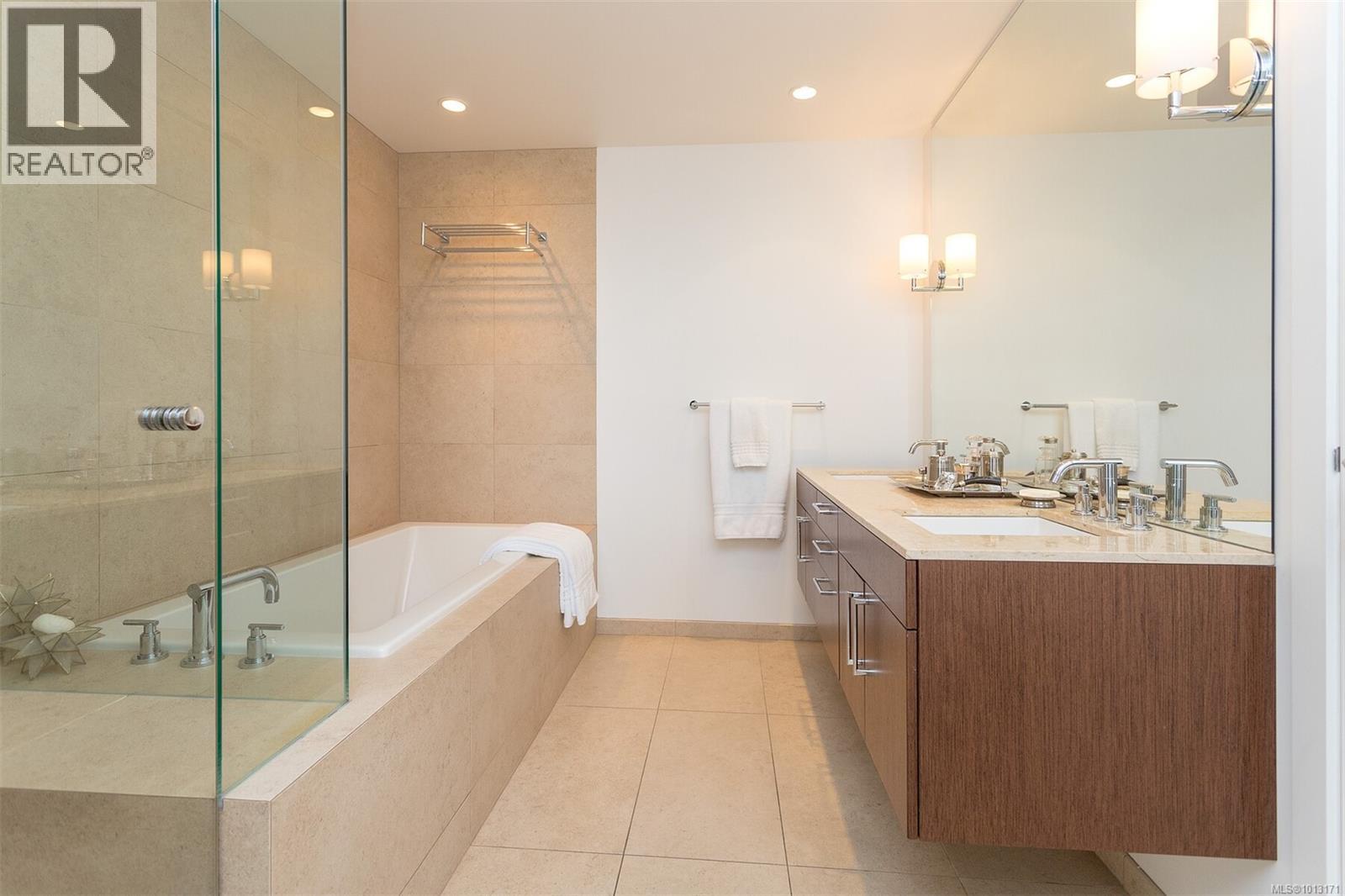 510 100 Saghalie Rd, Victoria, British Columbia  V9A 0A1 - Photo 23 - 1013171