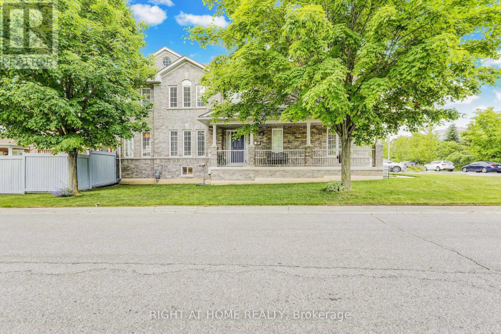 108 King William Crescent, Richmond Hill (Langstaff), Ontario  L4B 4T1 - Photo 3 - N12390417