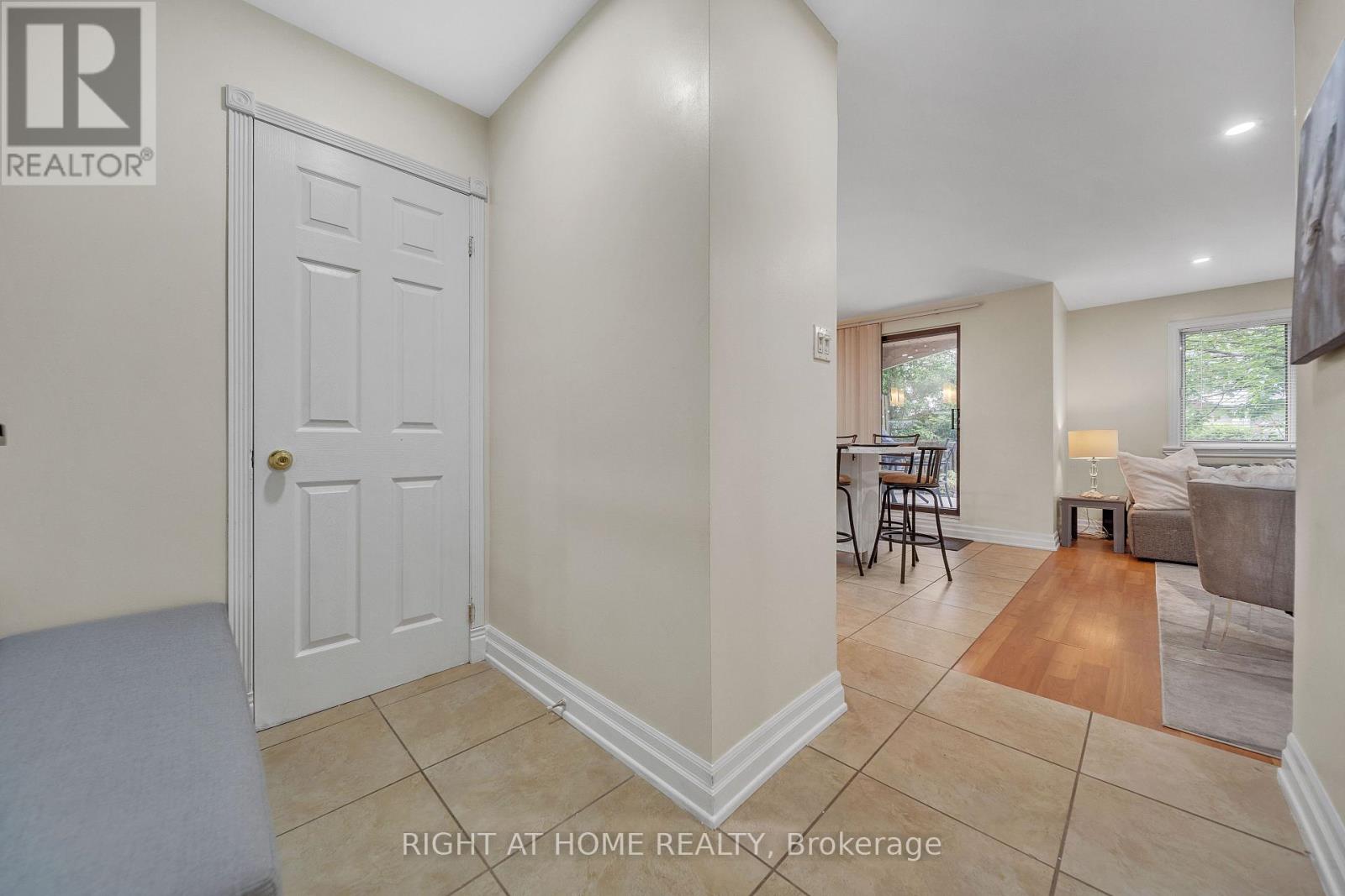132 - 1058 Falgarwood Drive, Oakville, Ontario  L6H 2P3 - Photo 6 - W12347066
