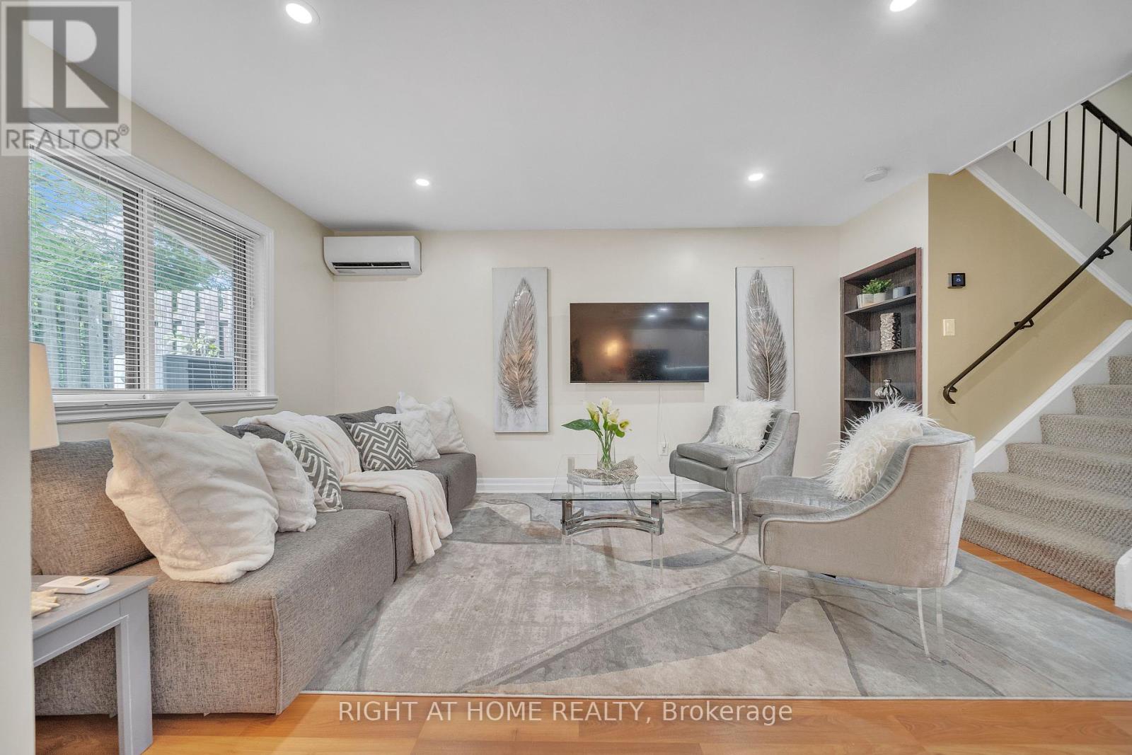 132 - 1058 Falgarwood Drive, Oakville, Ontario  L6H 2P3 - Photo 8 - W12347066