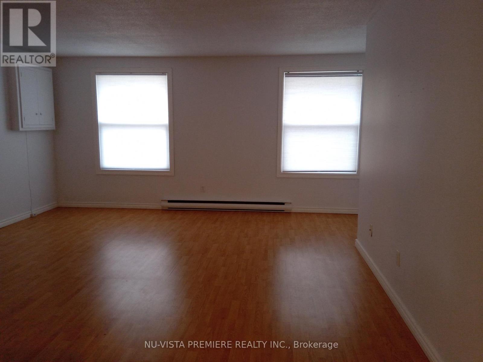 7 Horn Street, London South, Ontario  N6C 3K3 - Photo 6 - X12396137