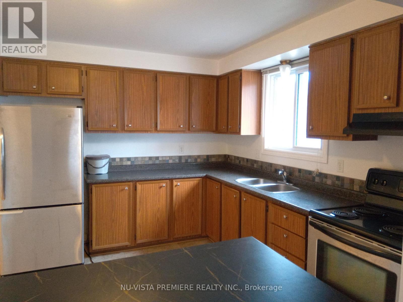 7 Horn Street, London South, Ontario  N6C 3K3 - Photo 9 - X12396137