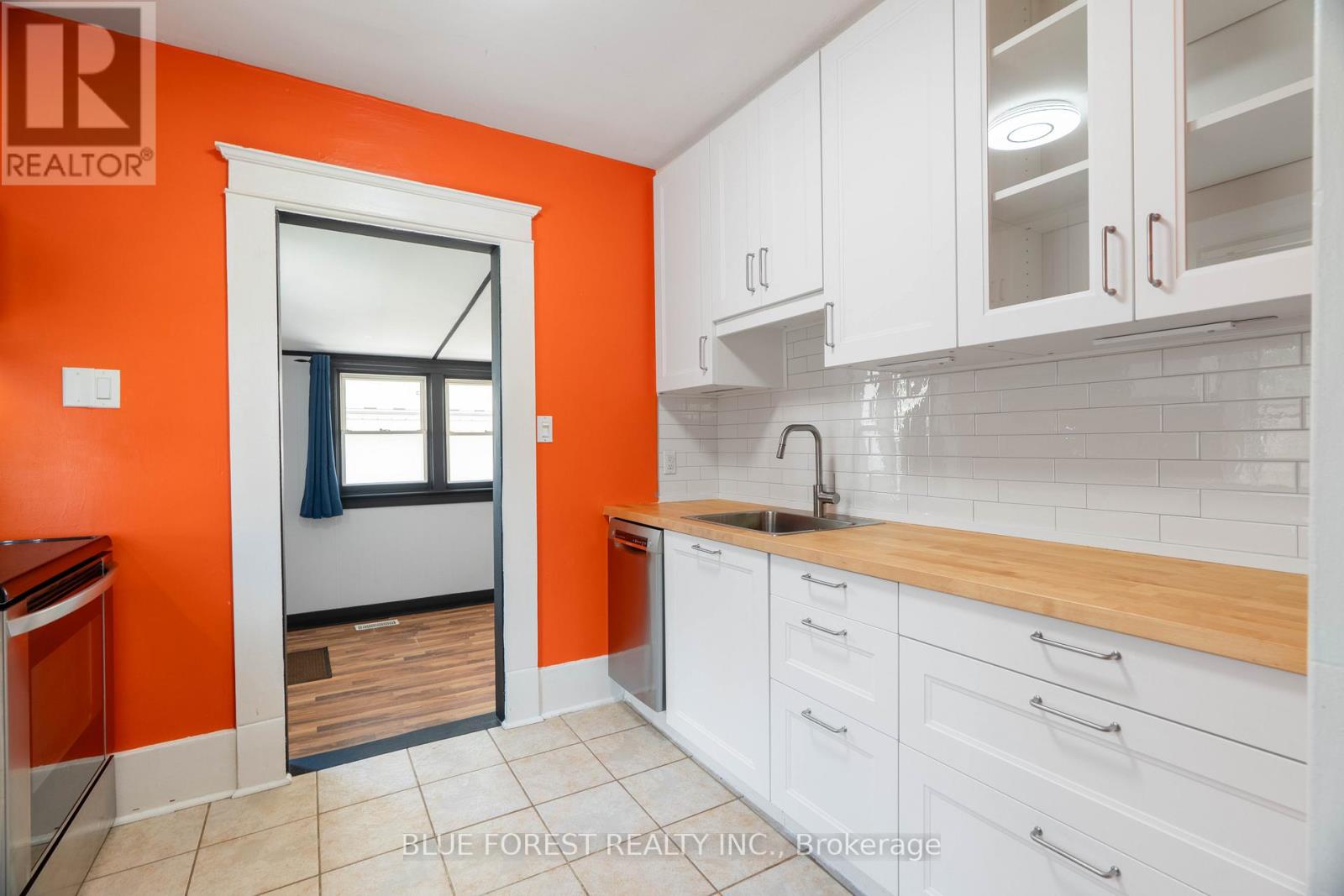 17 Emery Street E, London South (South G), Ontario  N6C 2C7 - Photo 12 - X12396183