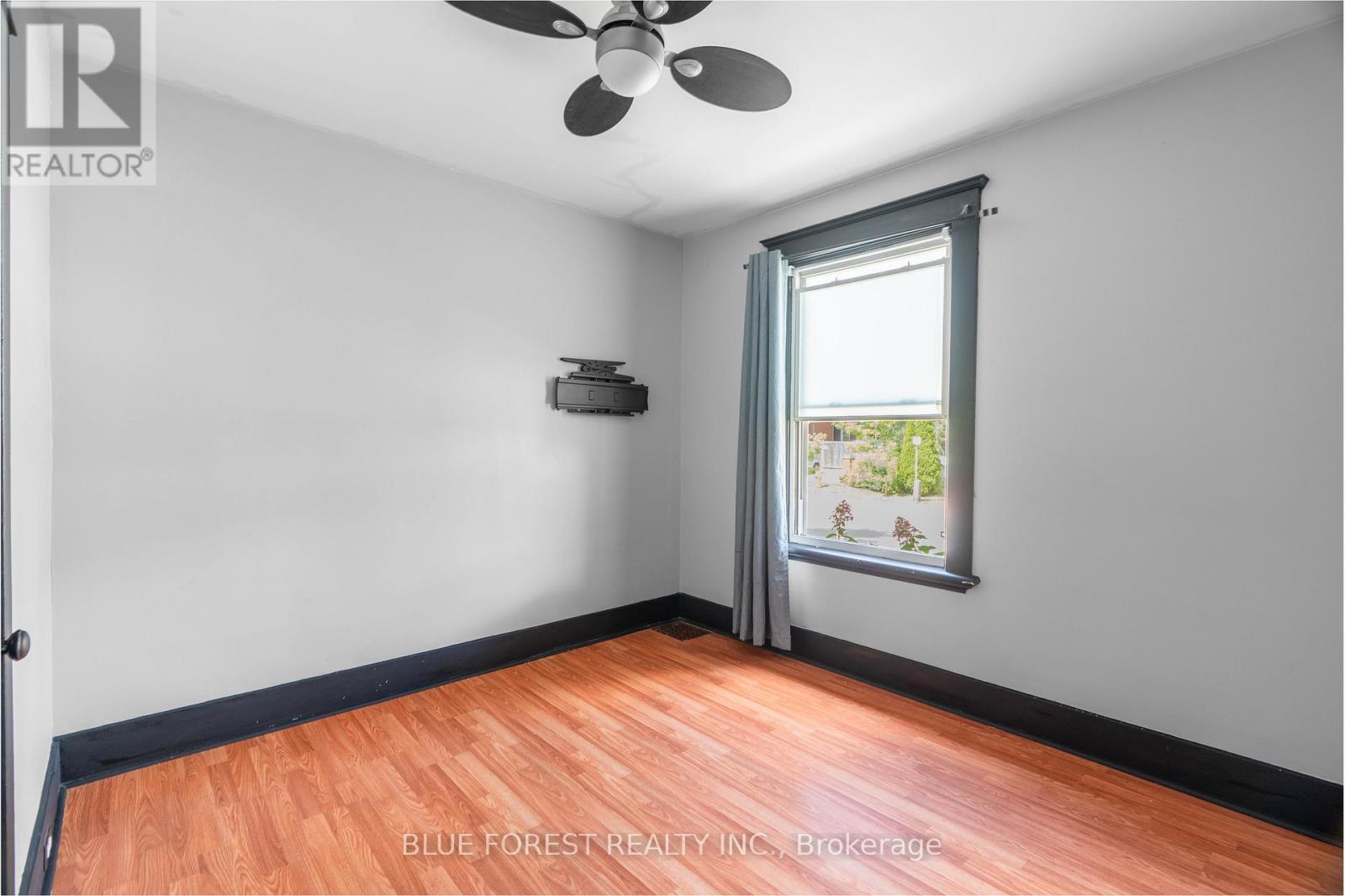 17 Emery Street E, London South (South G), Ontario  N6C 2C7 - Photo 15 - X12396183