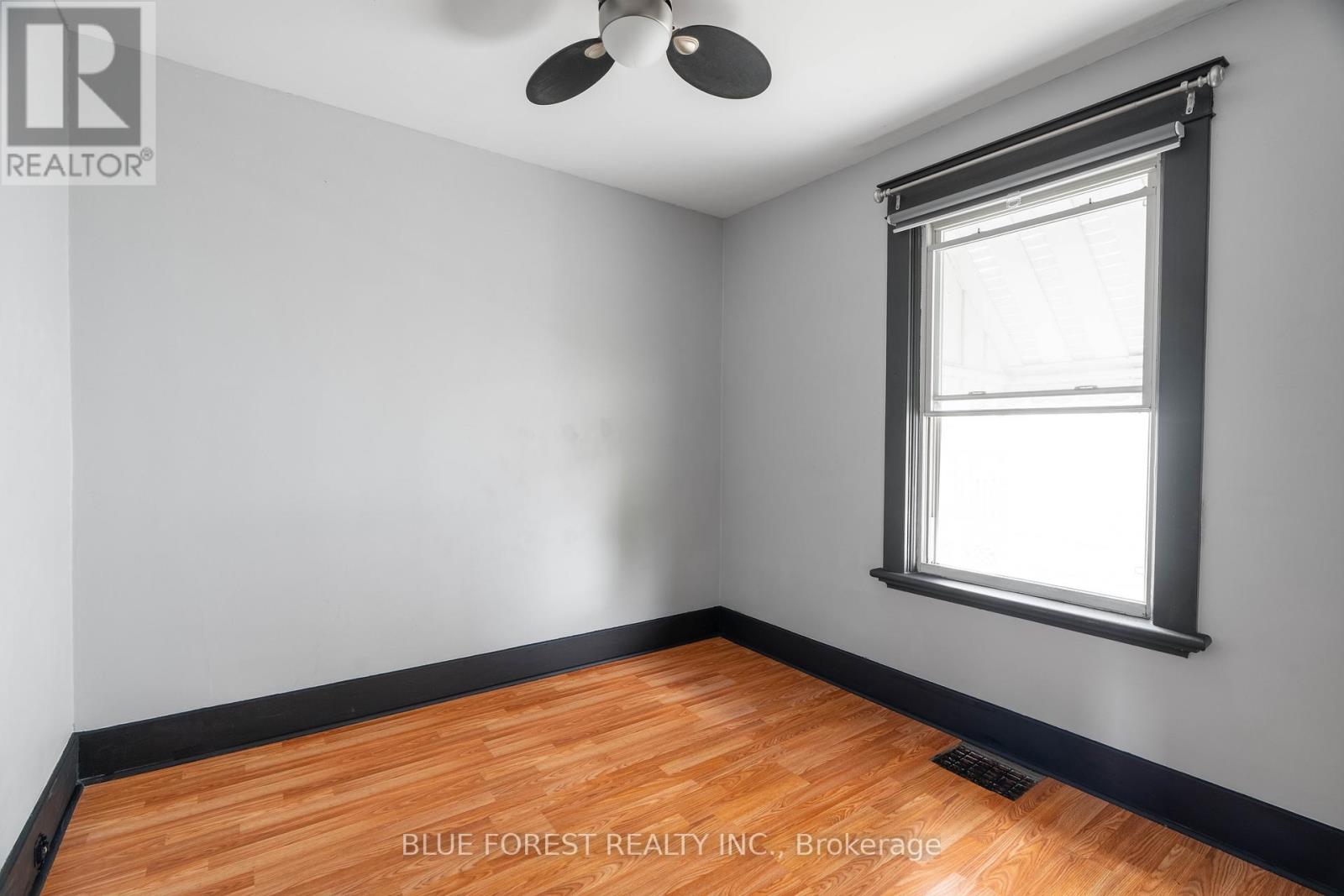 17 Emery Street E, London South (South G), Ontario  N6C 2C7 - Photo 19 - X12396183