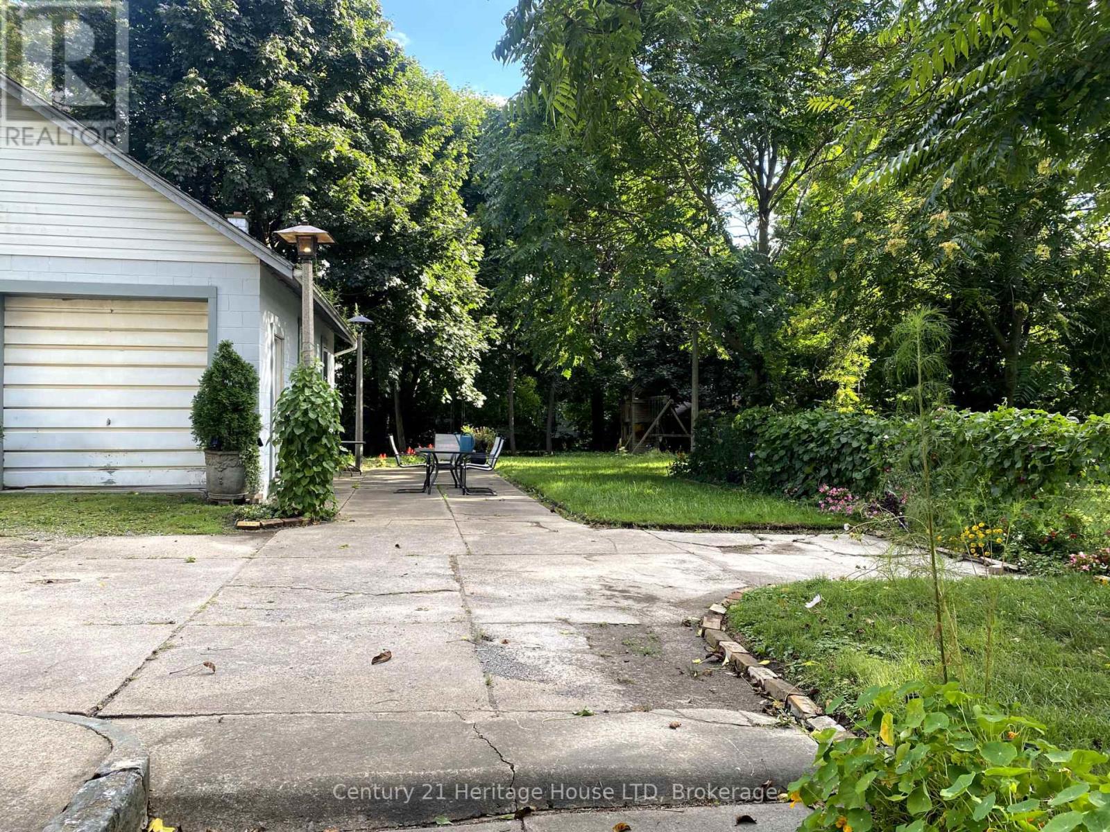 6042 Culp Street, Niagara Falls, Ontario  L2G 2B7 - Photo 31 - X12176712