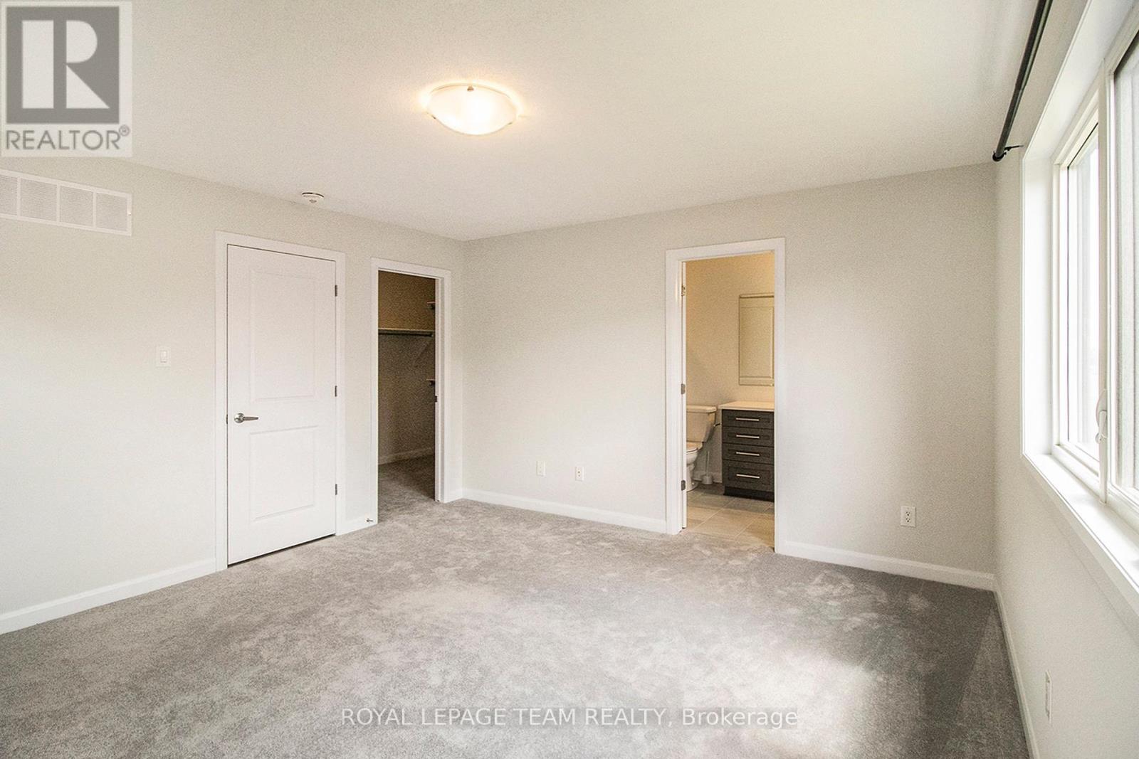 531 Winterset Road, Ottawa, Ontario  K2T 0P4 - Photo 14 - X12396185