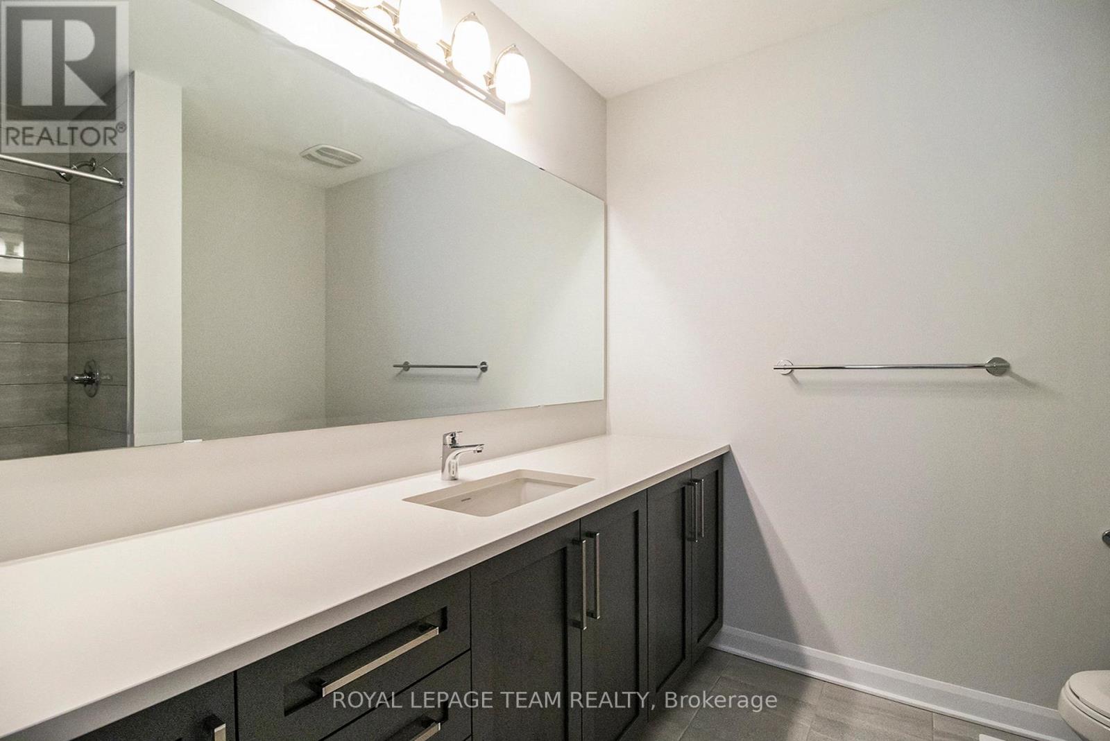 531 Winterset Road, Ottawa, Ontario  K2T 0P4 - Photo 17 - X12396185