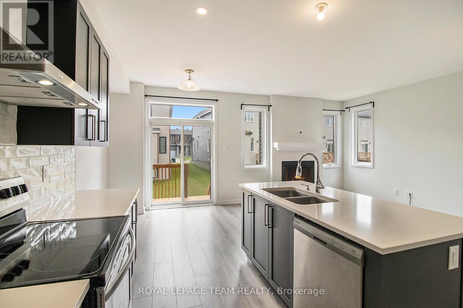 531 Winterset Road, Ottawa, Ontario  K2T 0P4 - Photo 8 - X12396185