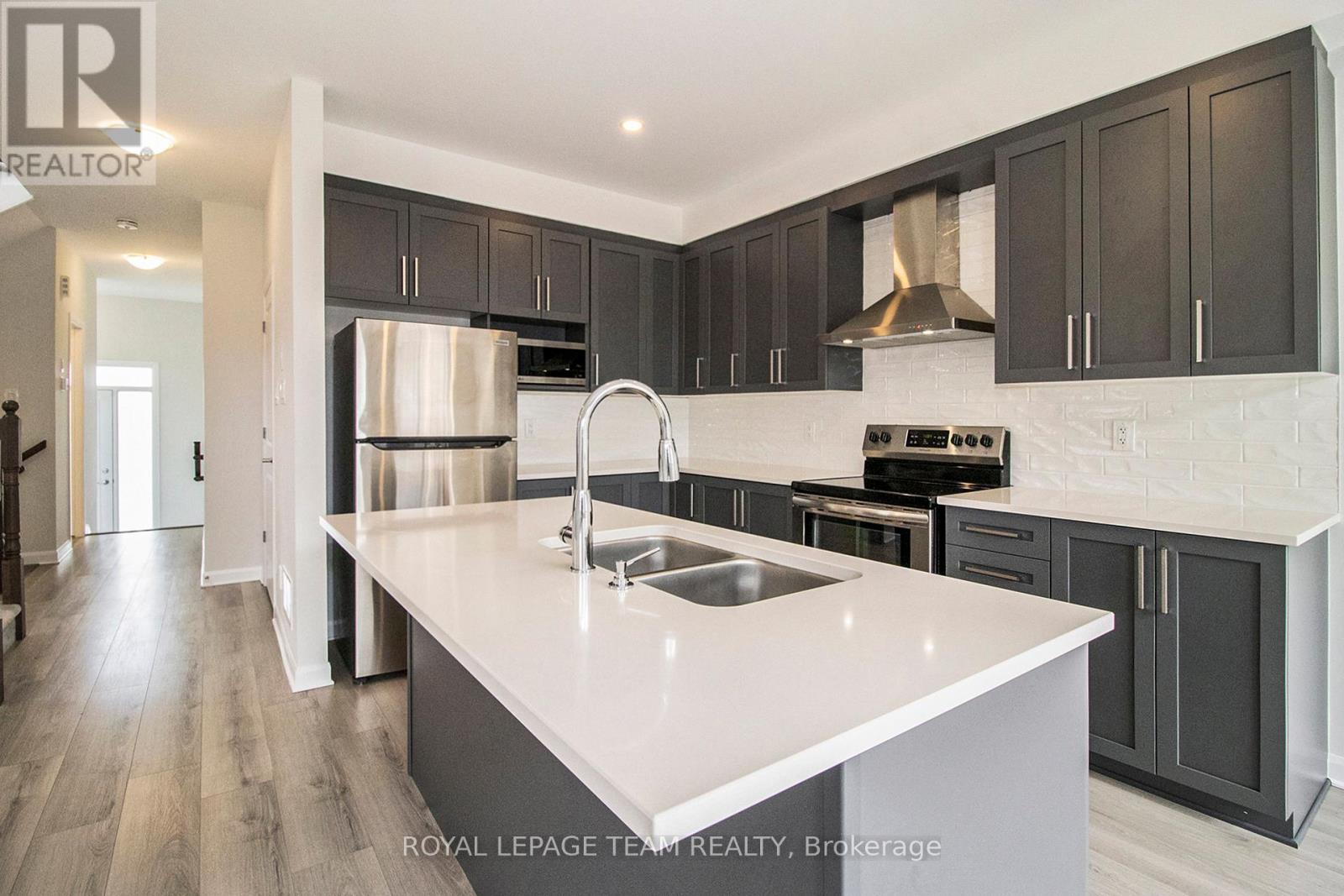 531 Winterset Road, Ottawa, Ontario  K2T 0P4 - Photo 9 - X12396185