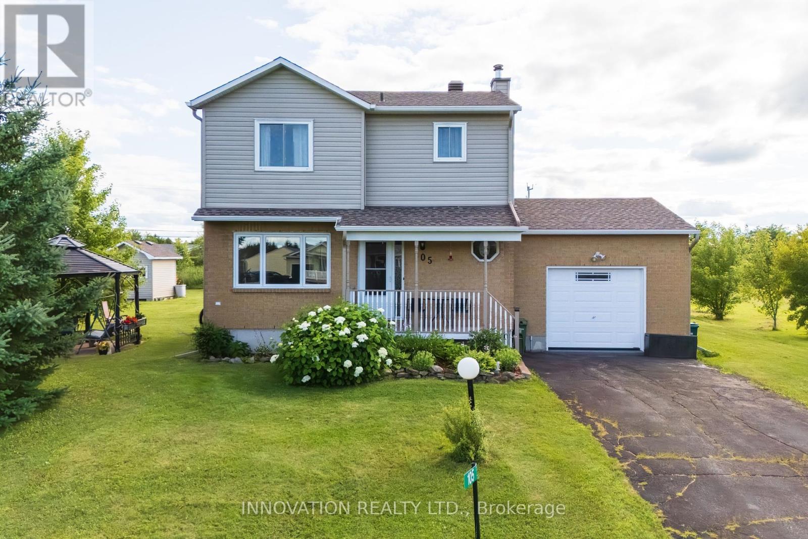 105 Cricket Crescent, Ottawa, Ontario  K0A 1T0 - Photo 2 - X12396201
