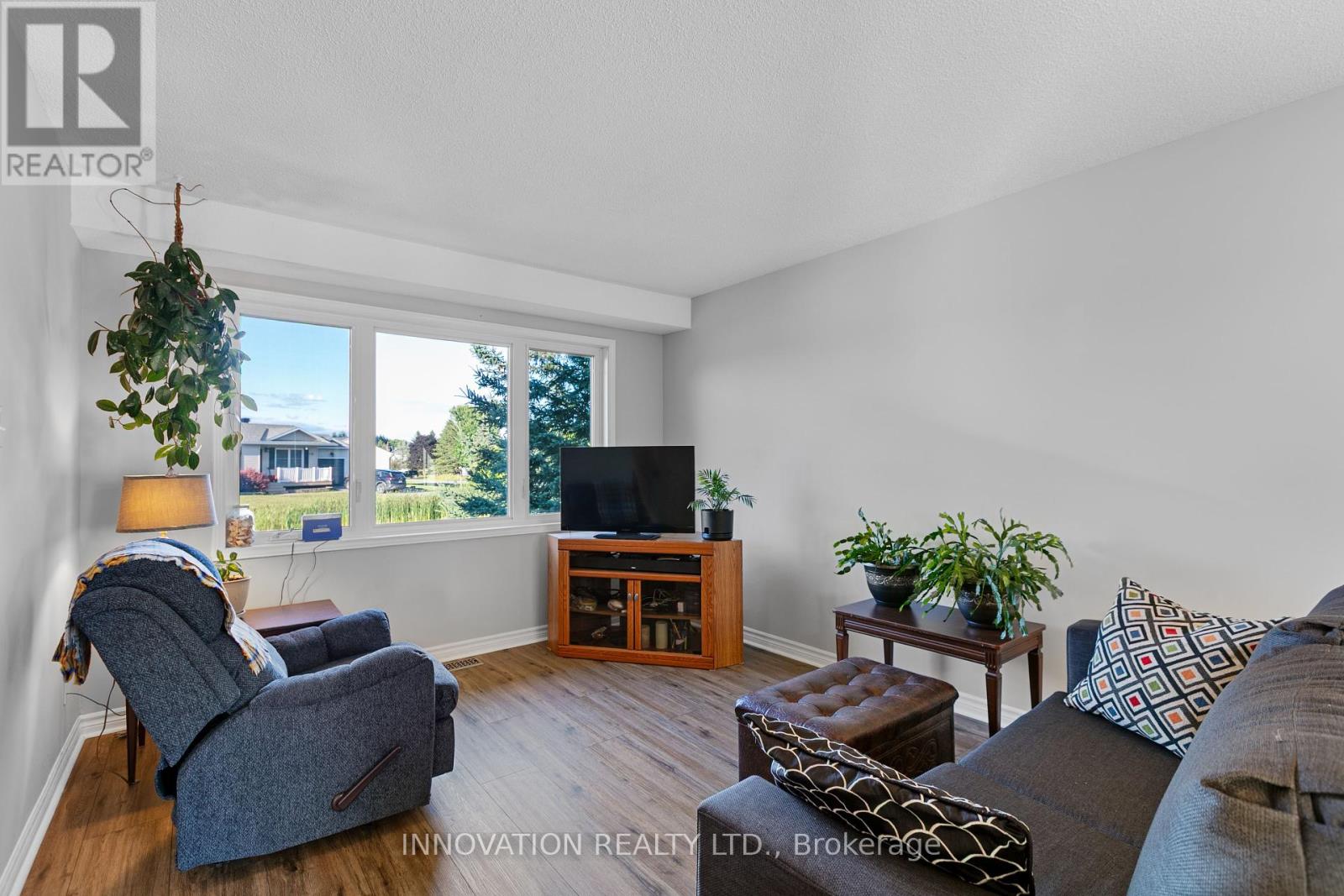 105 Cricket Crescent, Ottawa, Ontario  K0A 1T0 - Photo 5 - X12396201