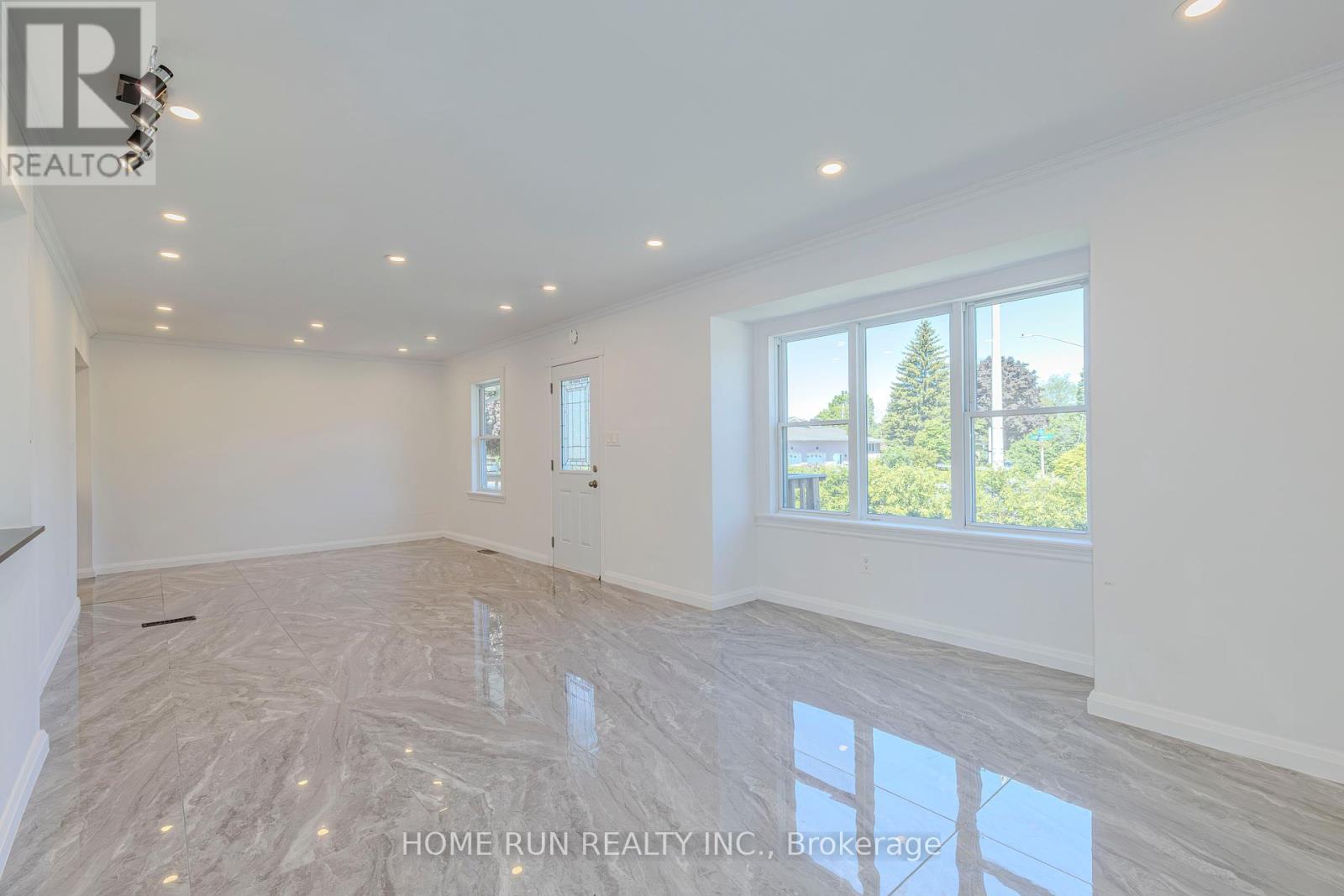 92 Meadowlands Drive W, Ottawa, Ontario  K2G 2R8 - Photo 10 - X12396202