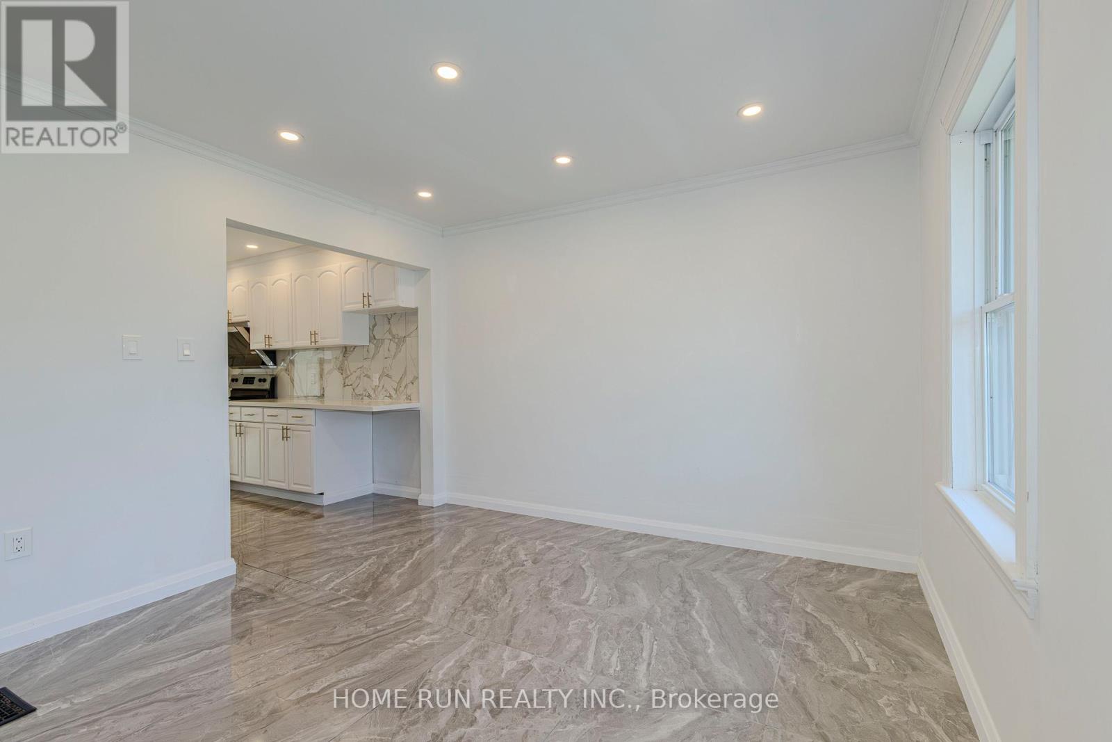 92 Meadowlands Drive W, Ottawa, Ontario  K2G 2R8 - Photo 14 - X12396202