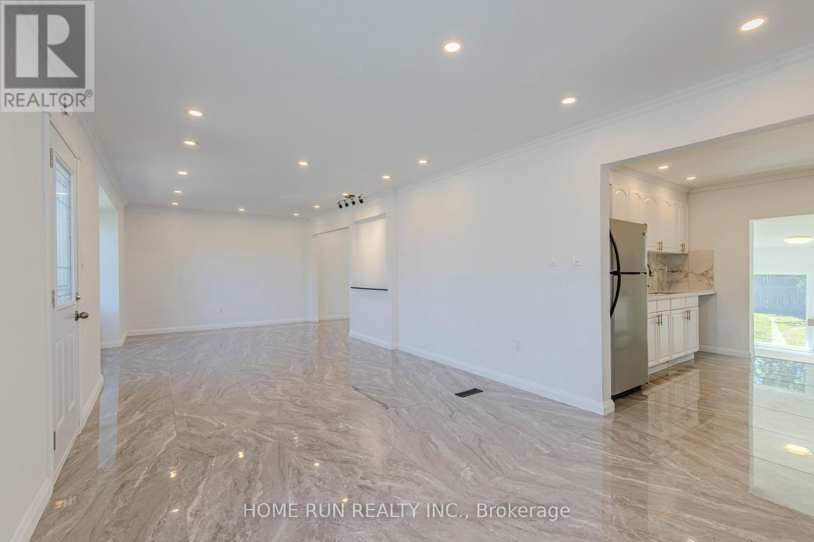 92 Meadowlands Drive W, Ottawa, Ontario  K2G 2R8 - Photo 16 - X12396202