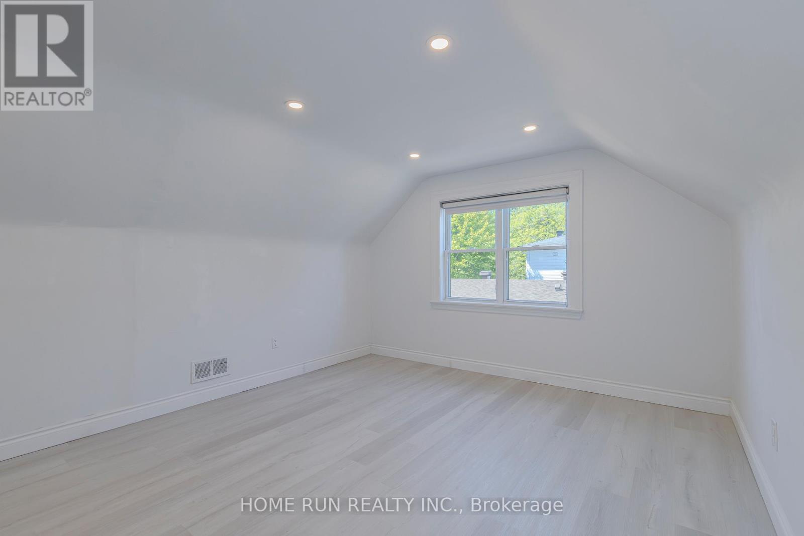92 Meadowlands Drive W, Ottawa, Ontario  K2G 2R8 - Photo 31 - X12396202