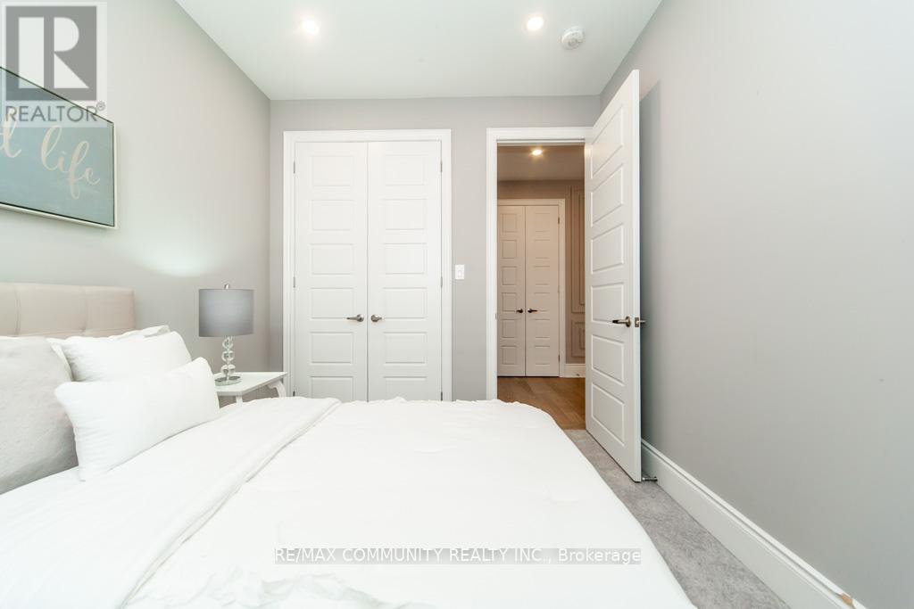 70 Barkerville Drive, Whitby, Ontario  L1N 9Y6 - Photo 34 - E12396167