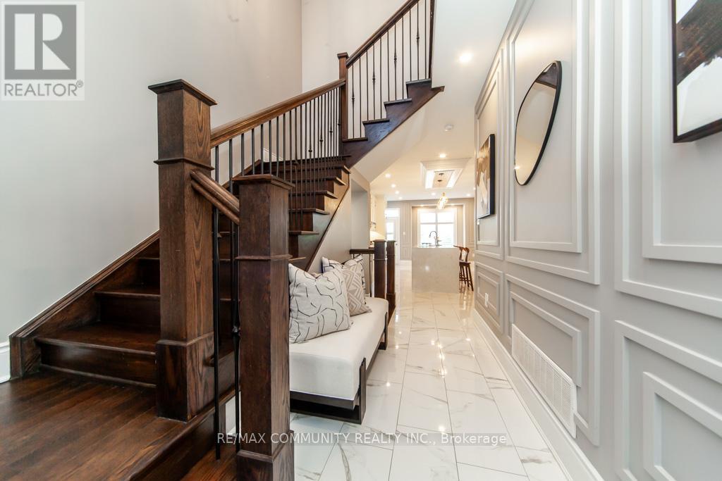 70 Barkerville Drive, Whitby, Ontario  L1N 9Y6 - Photo 6 - E12396167