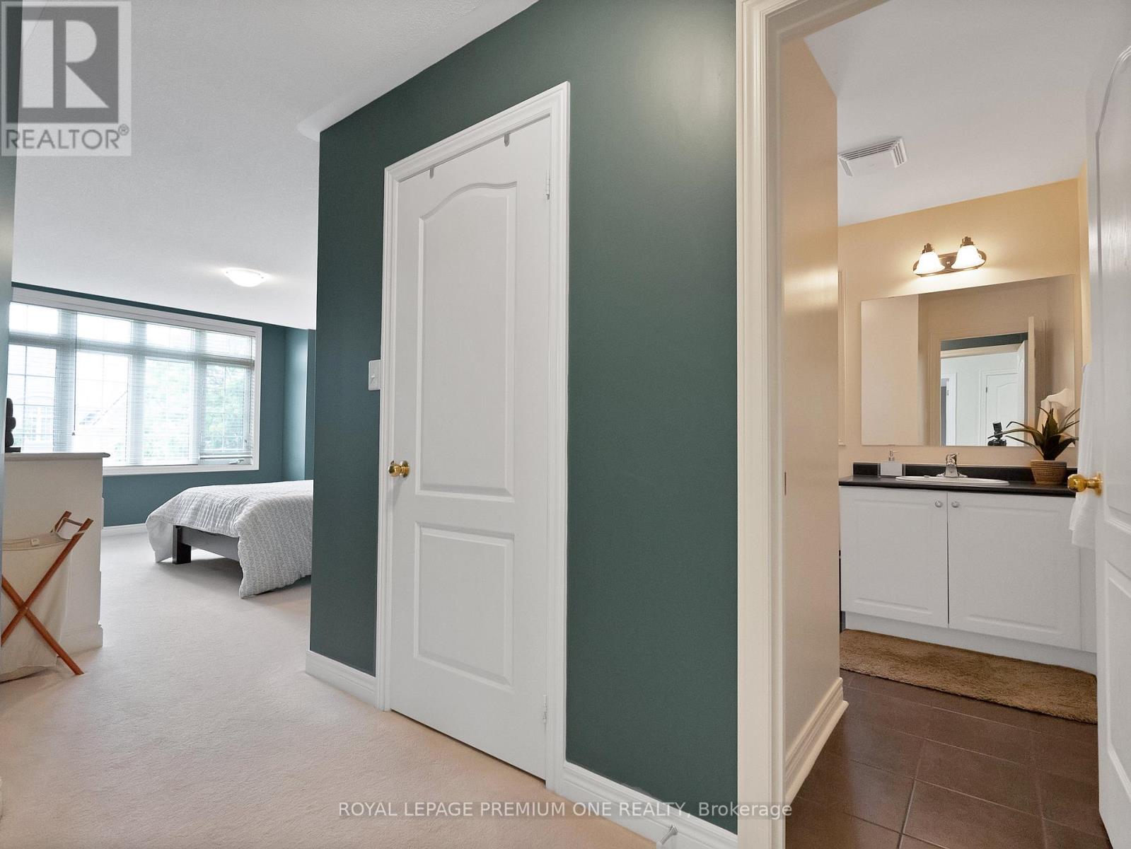 163 Tonner Crescent, Aurora, Ontario  L4G 0G8 - Photo 14 - N12396145