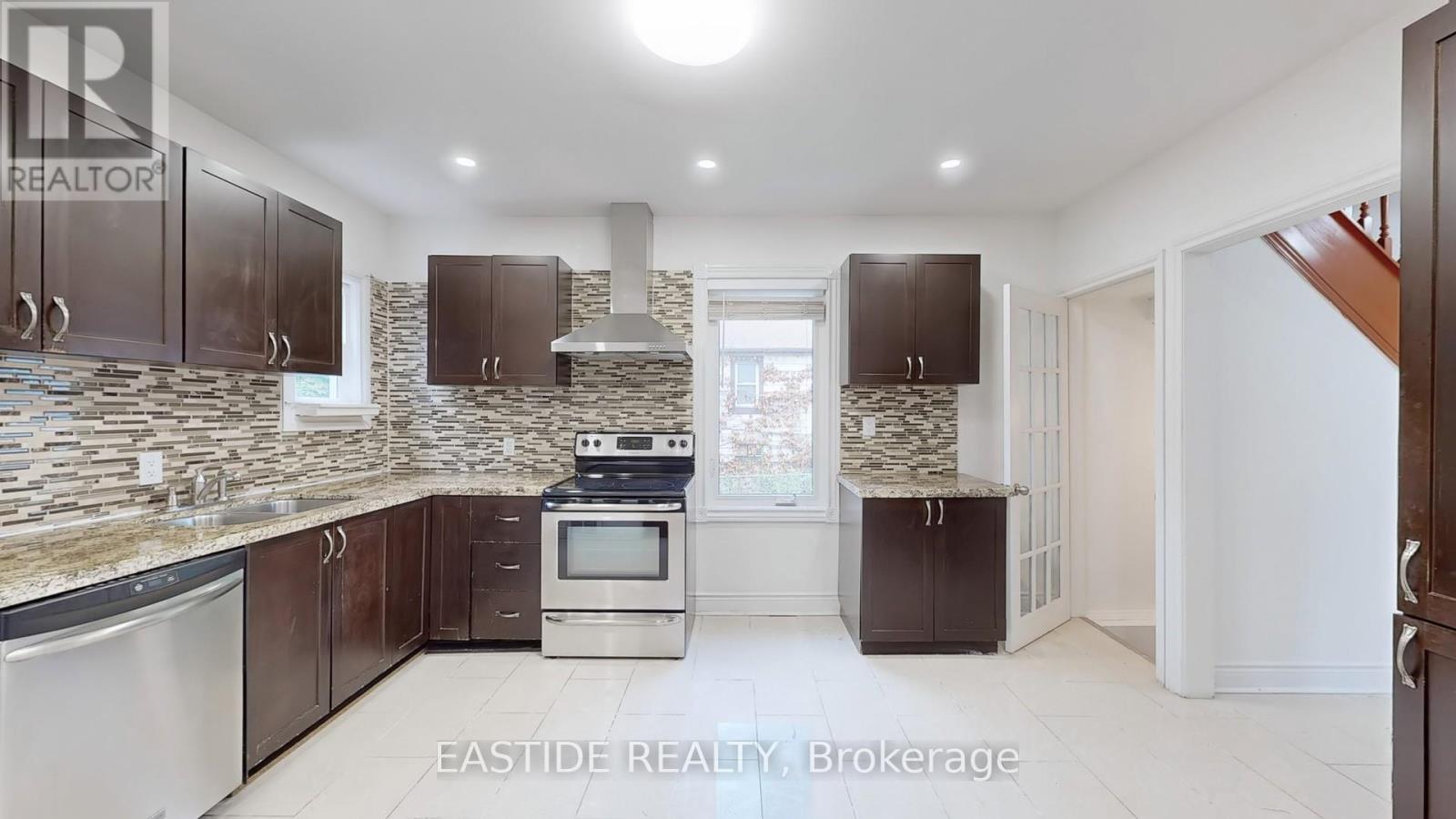 334 Andrew Street, Newmarket, Ontario  L3Y 1H3 - Photo 15 - N12396166