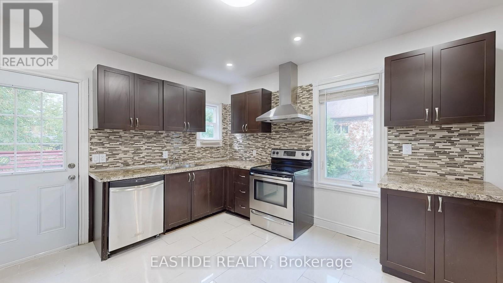 334 Andrew Street, Newmarket, Ontario  L3Y 1H3 - Photo 17 - N12396166