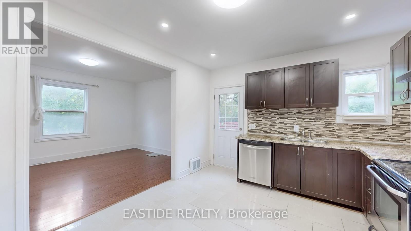 334 Andrew Street, Newmarket, Ontario  L3Y 1H3 - Photo 18 - N12396166