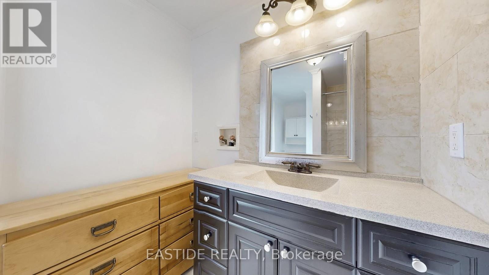 334 Andrew Street, Newmarket, Ontario  L3Y 1H3 - Photo 32 - N12396166