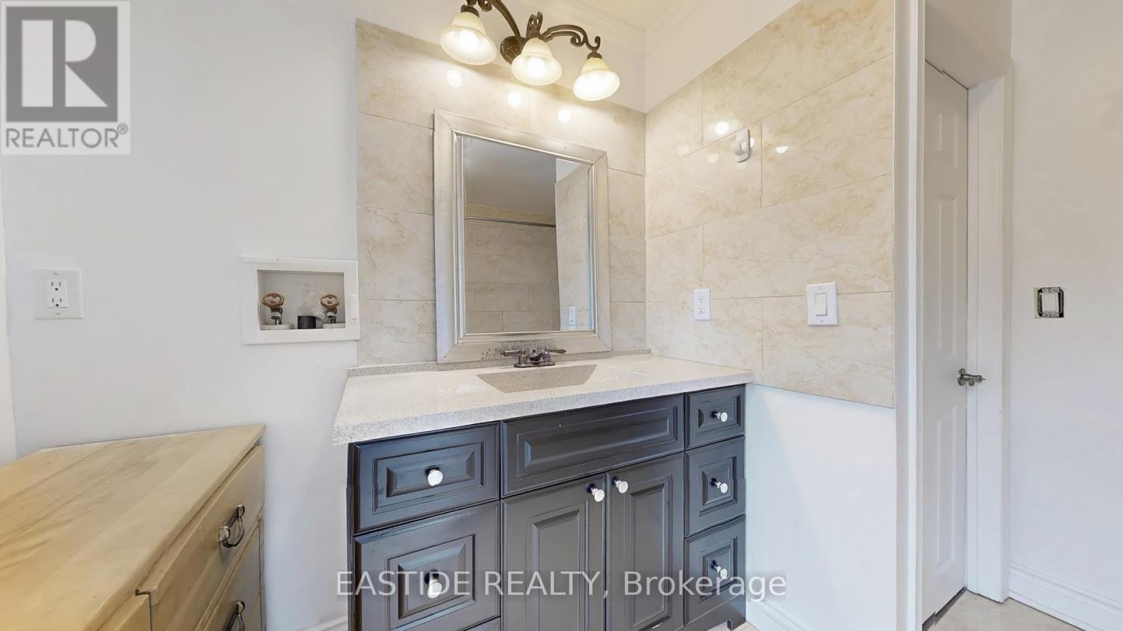 334 Andrew Street, Newmarket, Ontario  L3Y 1H3 - Photo 34 - N12396166