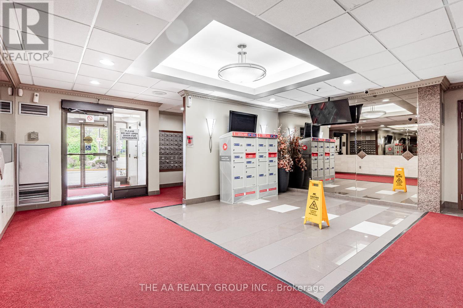 1004 - 21 Markbrook Lane E, Toronto, Ontario  M9V 5E4 - Photo 2 - W12396193