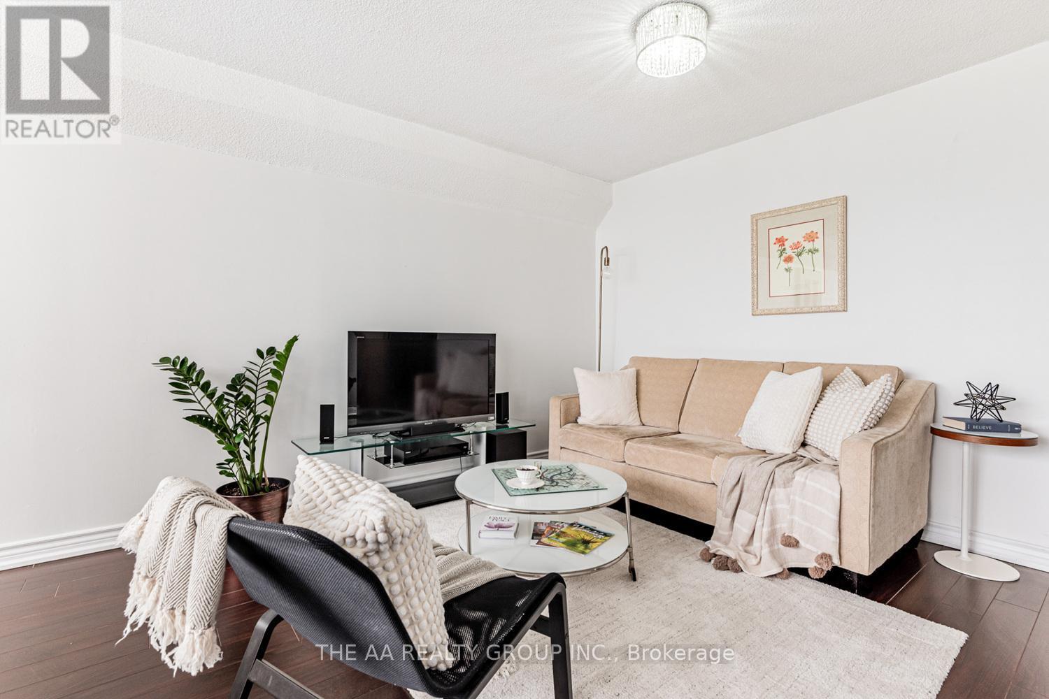 1004 - 21 Markbrook Lane E, Toronto, Ontario  M9V 5E4 - Photo 5 - W12396193