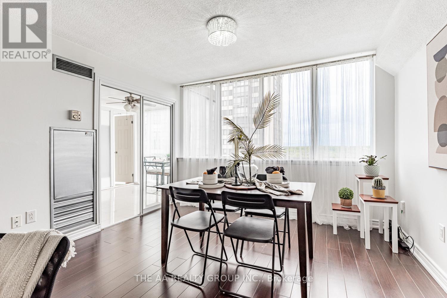 1004 - 21 Markbrook Lane E, Toronto, Ontario  M9V 5E4 - Photo 9 - W12396193