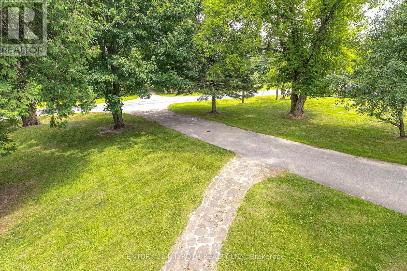 17 Denney Drive, Essa, Ontario  L0L 1N0 - Photo 14 - N12396197
