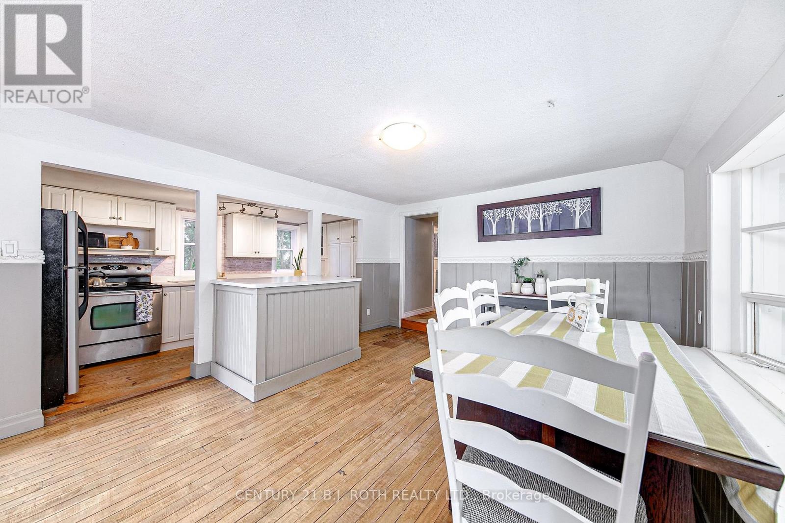 17 Denney Drive, Essa, Ontario  L0L 1N0 - Photo 17 - N12396197