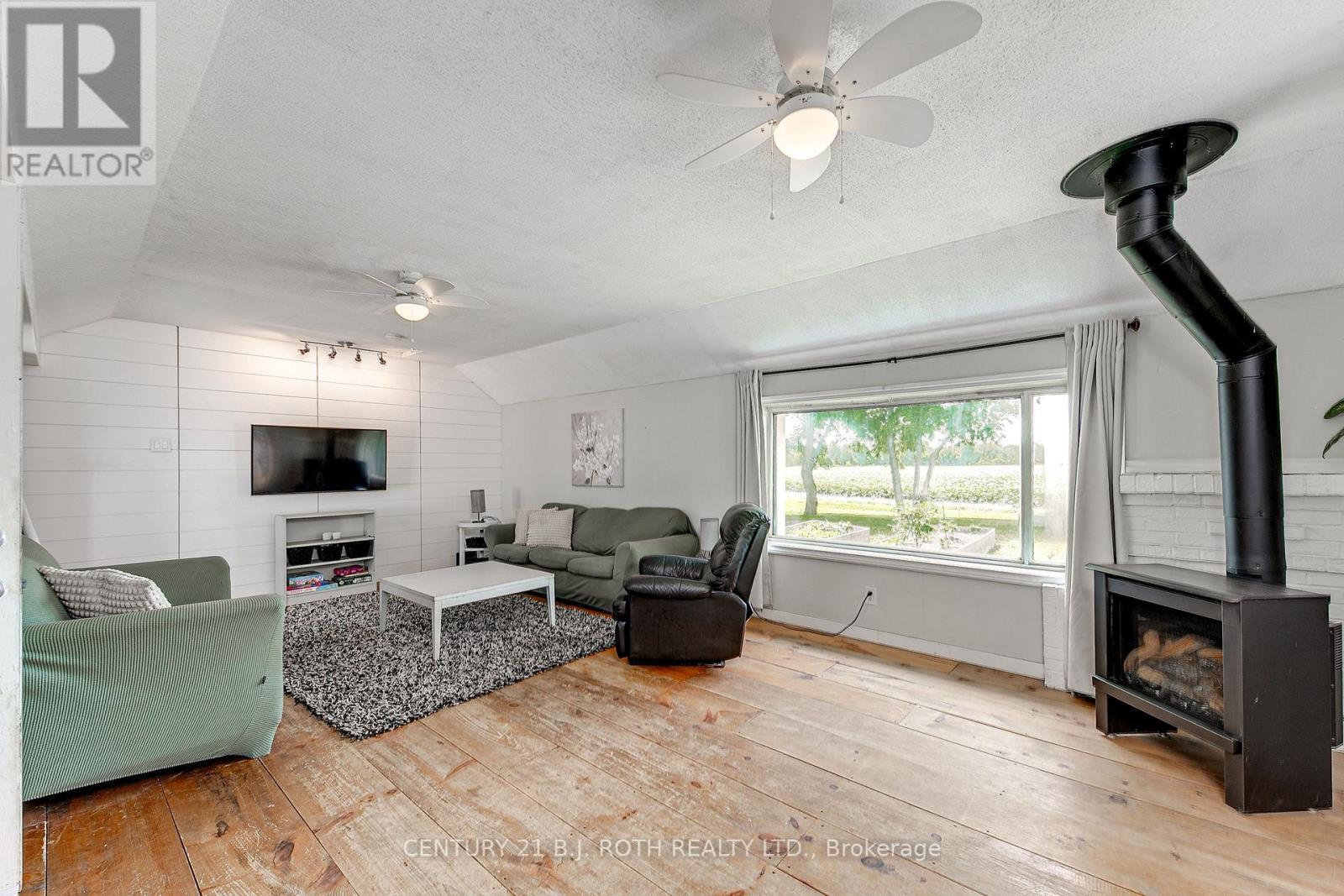 17 Denney Drive, Essa, Ontario  L0L 1N0 - Photo 21 - N12396197