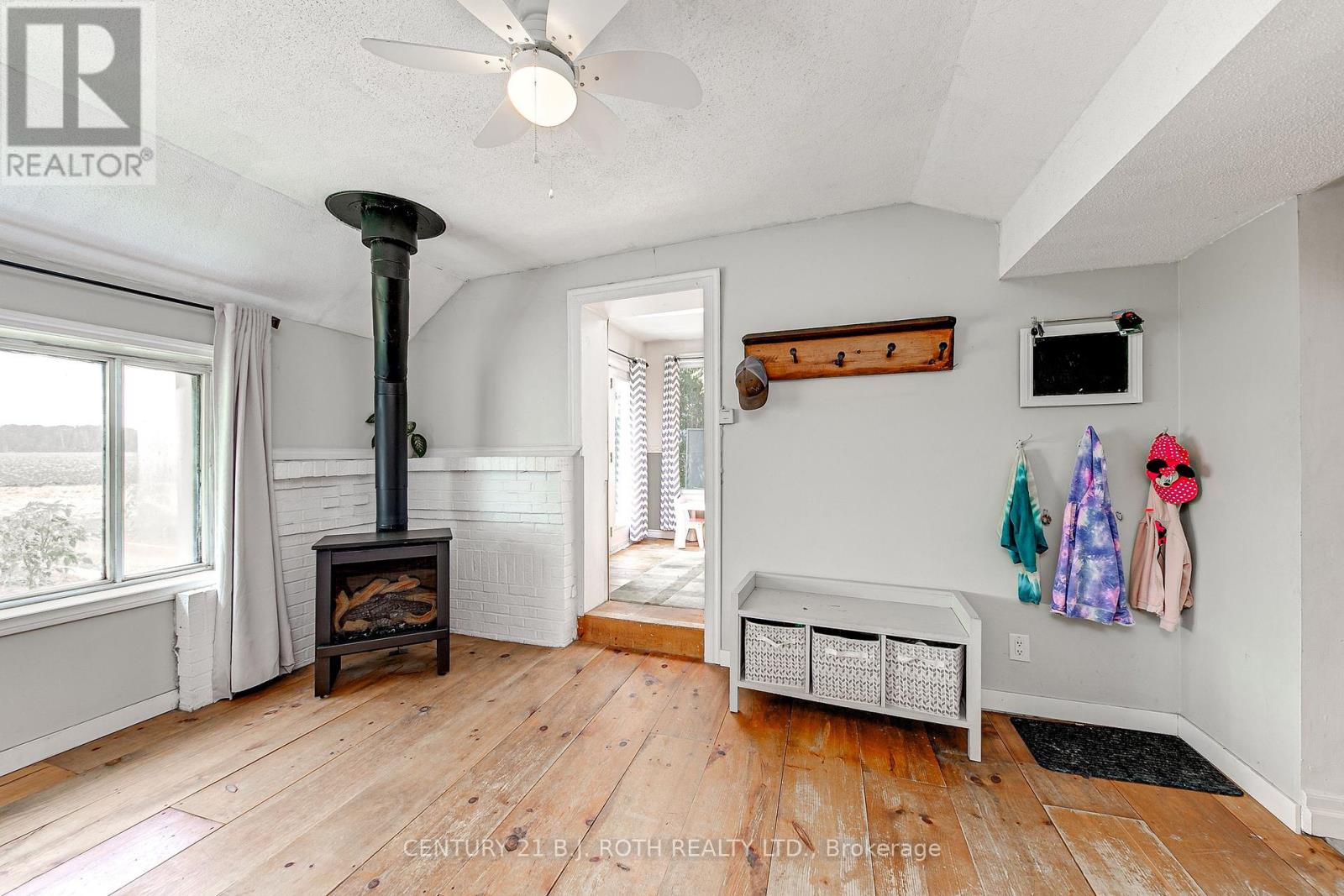 17 Denney Drive, Essa, Ontario  L0L 1N0 - Photo 25 - N12396197