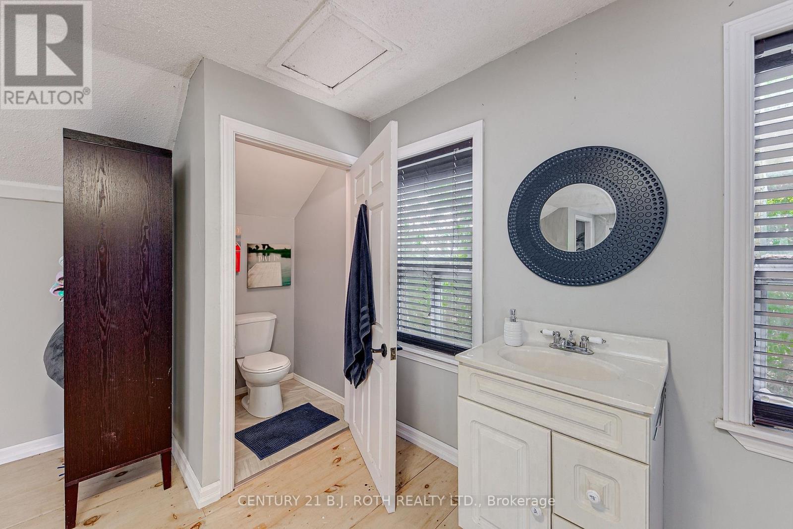 17 Denney Drive, Essa, Ontario  L0L 1N0 - Photo 32 - N12396197