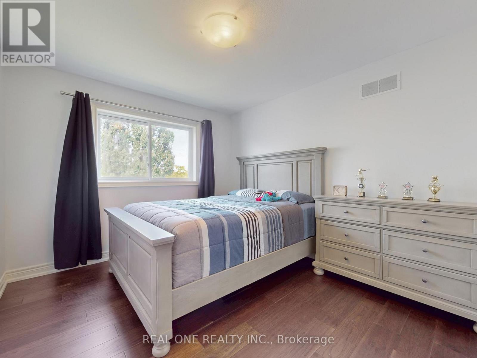 26 Matthews Court, St. Catharines, Ontario  L2S 4C4 - Photo 31 - X12396151