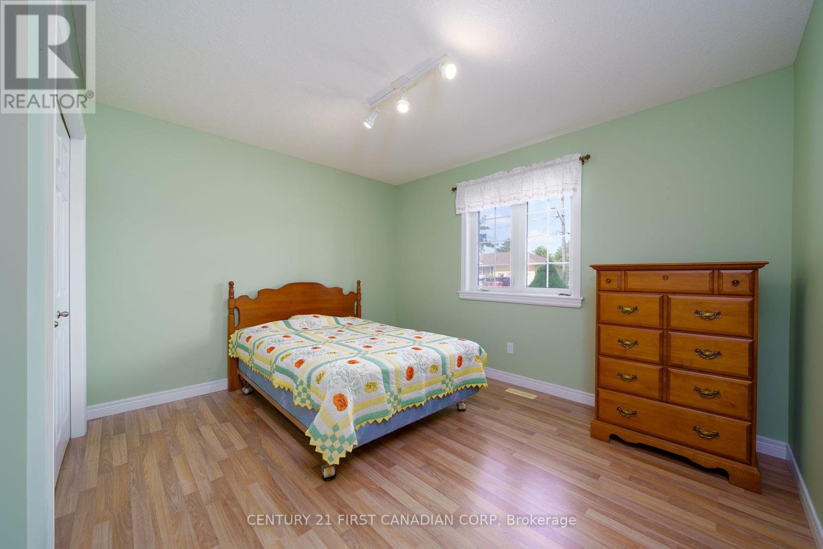 300 Station St Street, North Middlesex, Ontario  N0M 2K0 - Photo 13 - X12396245